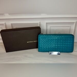 Bottega Veneta Mallard Turquoise Intrecciato Leather Zip Wallet | Full Inclusion